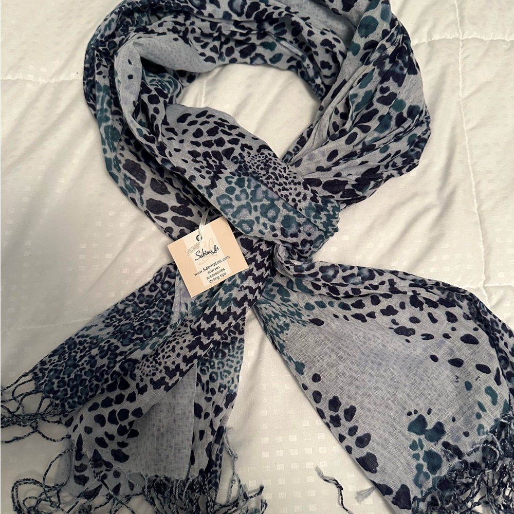 New Sabina Les Animal Print Scarf - Blue and Gray